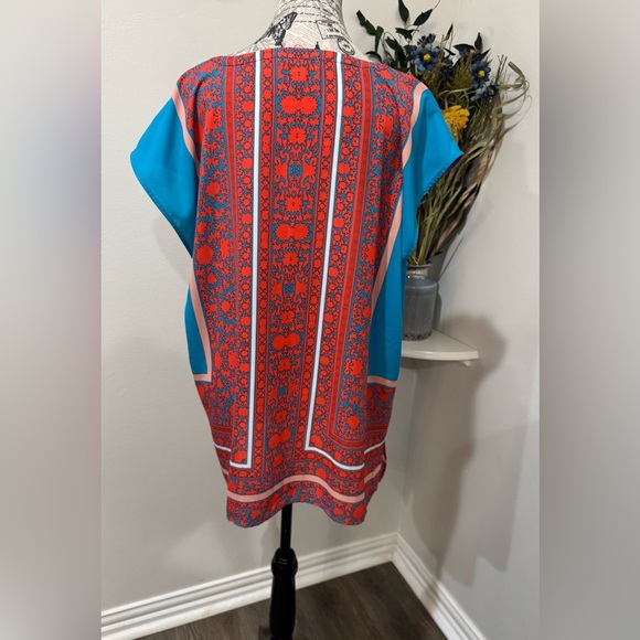 Chaus Red and Blue Sleeveless Tunic with Mandarin Collar - Picture 4 of 7